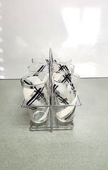Silver Colored Metal Caddy Rack Holder – Set of 6 Black/White Drinking Glasses