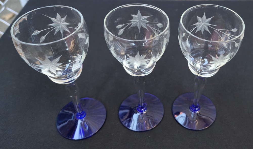 3 VINTAGE Weston Optic Cut Atomic STAR FLOWER 5 5/8″ WINE Glasses Cobalt Blue