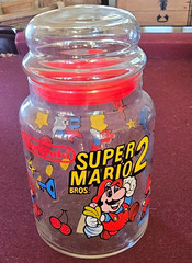 Nintendo Super Mario Bros. 2 1989 Clear Glass Jar. Very