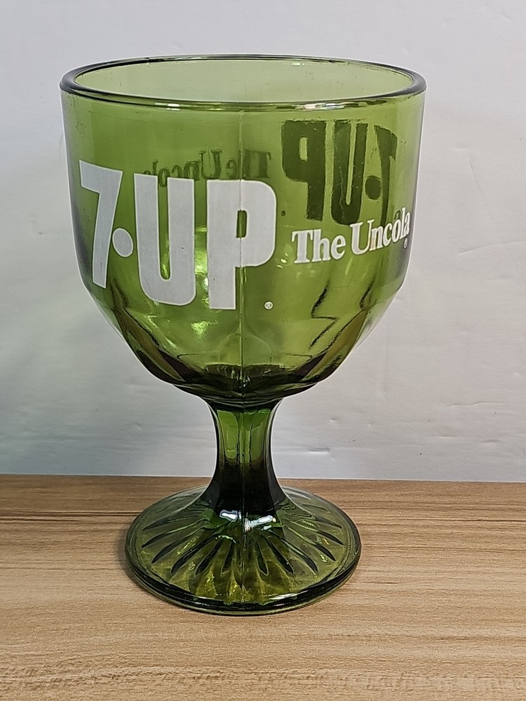 7-UP The Uncola Glass Goblet