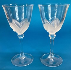 Set of 2 Durand Florence Crystal Wine Glasses
