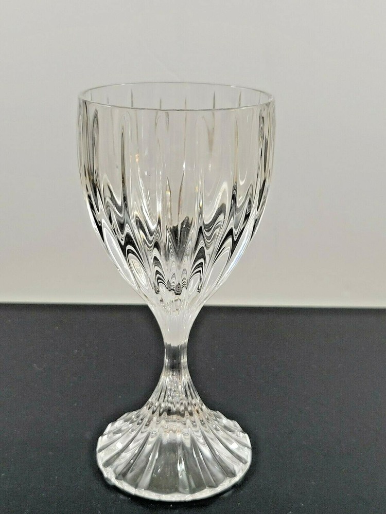 Mikasa Park Lane Crystal Wine Glass Vertical Cut Stemware 6.375″