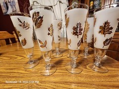 Set of 8 Vintage Libbey Frosted Glass Gold Leaves Pilsner Glasses 8 1/2″