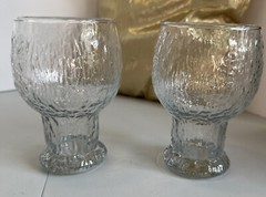 2 Vintage Indiana Textured Glacier Pattern Drinking Glasses Goblet 5” Tall 16 oz
