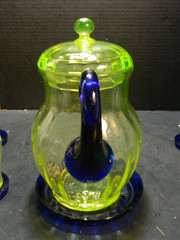 Vintage (14) Piece Fenton Optic Ribbed Uranium Glass Lemonade Set w/ Underplates