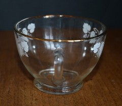 VTG Libbey Gold Trim and White Ivy Tea Cups Punch Glasses (12)