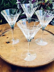 Williams Sonoma Crystal Stemware Dorset 7 3/4″ X 4 3/8″ Martini Glass Set of 4