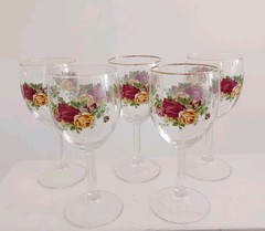 Royal Albert Old Country Roses Wine Glasses – Set/5 – Gold Rim