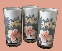 Set of Three Floral Glassware Tumblers with Peach and Yellow Flowers 5″ Vintage