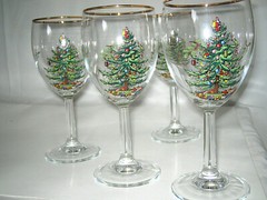 4-pc set SPODE Christmas Tree Wine Glasses 71/4″ Gold trim