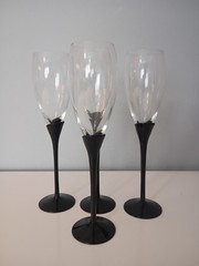 COLONY GLASS SET OF 4 AMARYLLIS 6 OUNCE CHAMPAGNE FLUTES