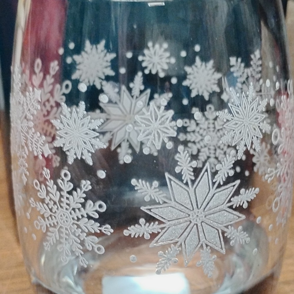 Clear Glass Tumbler Decorated with Snowflake Design for Winter Christmas