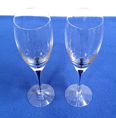 2 Orrefors Claret Wine 8 3/4″ Intermezzo Blue Blown Glasses Crafted in Sweden