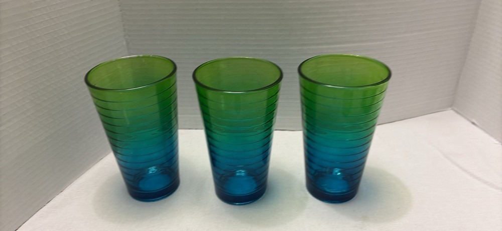 Libbey DrinkingOmbre green and blue glass . Hoop design, two tone Glass set of 3