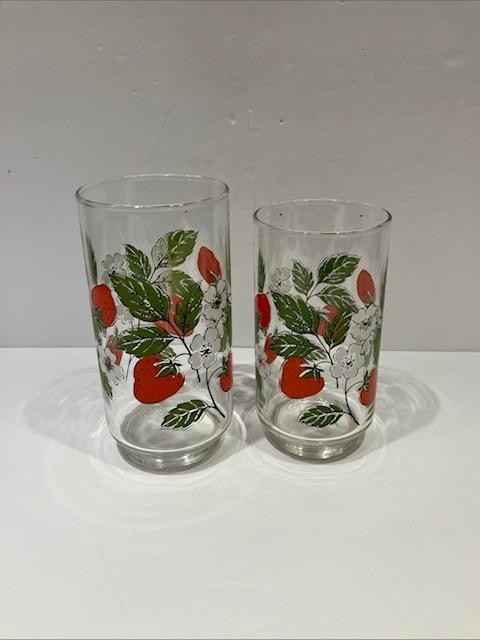 Vintage Strawberry Field Juice Glasses Set of 2 Retro 1970s Cottagecore Kitchen