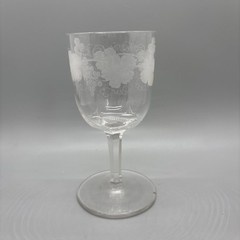 Early Gunderson Pairpoint Grapes 5″ Wine Glass Engraved Vines Paneled Stem B