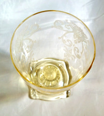 HEISEY OLD COLONY SAHARA YELLOW #3390 CARCASSONE 2-OUNCE FOOTED BAR TUMBLER!