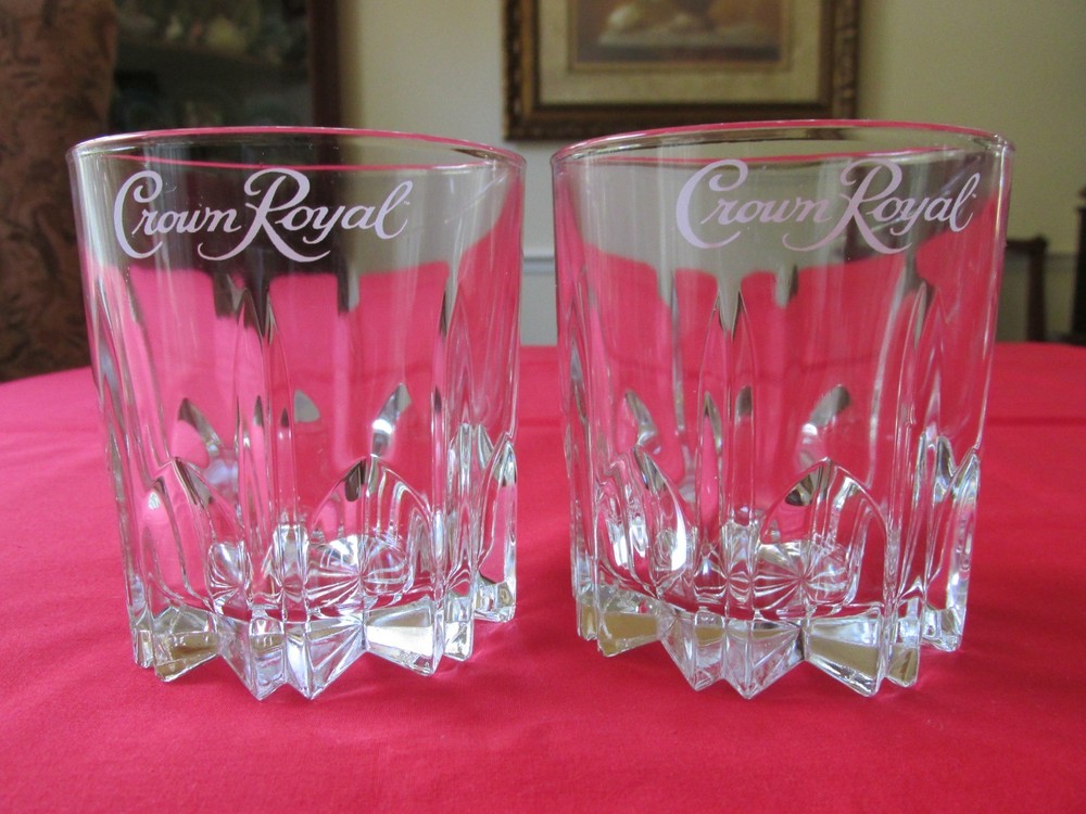 Set 2 Crown Royal Etched Logo Old Fashioned Whiskey Glasses Marked Italy 3 5/8″