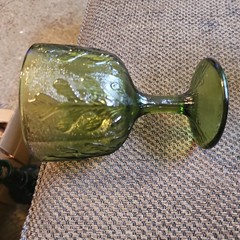 2 FTD Green Leaf Textured Glass 1975 Goblets 6.5×4 3/8″~ 2 SHADES OF GREEN