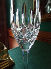 WATERFORD CRYSTAL LISMORE CHAMPAGNE FLUTE GLASSES, PAIR, IRELAND, SIGNED, 8-7/8″
