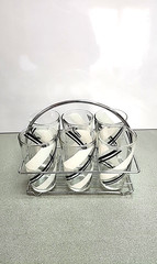Silver Colored Metal Caddy Rack Holder – Set of 6 Black/White Drinking Glasses