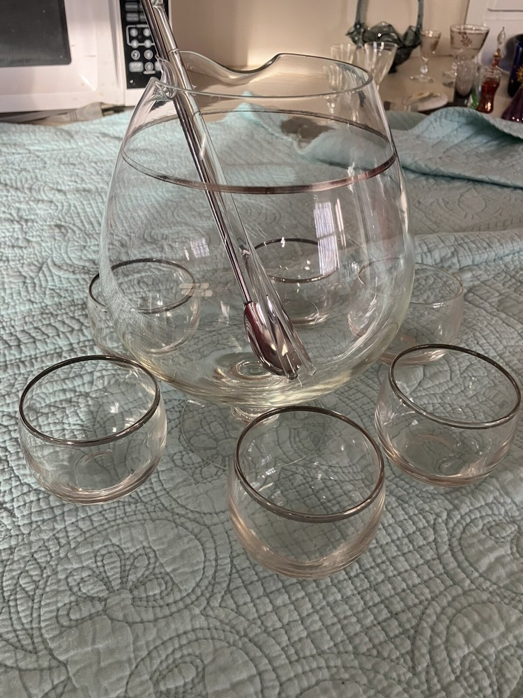 dorothy thorpe Style Liquor Set 6 Glasses And Pitcher And 1 Long Spoon And 2 Sti