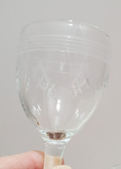 Standard Glass Co Wine Glass Set 5 Stemmed Etched 6-7/8″ Criss Cross Banded VTG