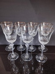 Discontinued Oneida Crystal Chateau Wine Glasses Gold Rim Set Of 7