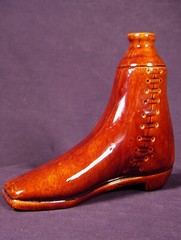 VERY RARE ANTIQUE AMERICAN 1850s LADY’S SHOE FLASK ROCKINGHAM YELLOW WARE MINT