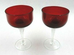 VINTAGE SET OF 2 COLONY SATURN RUBY RED TWISTED STEM WINE GLASSES
