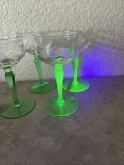 Vintage Set of 4 Small Tiffin Green Festoon Optic Draped Waved Glass GLOWS w/UV