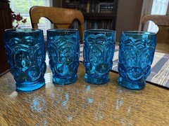 L.E. Smith COLONIAL BLUE Moon and Stars Footed Tumblers — Set of 4