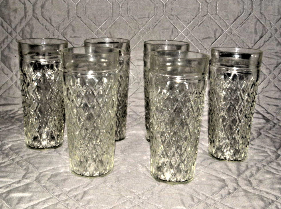Set of 6 Vintage Diamond Cut 7.5” Tall Drinking Glasses Tumblers Clear Textured