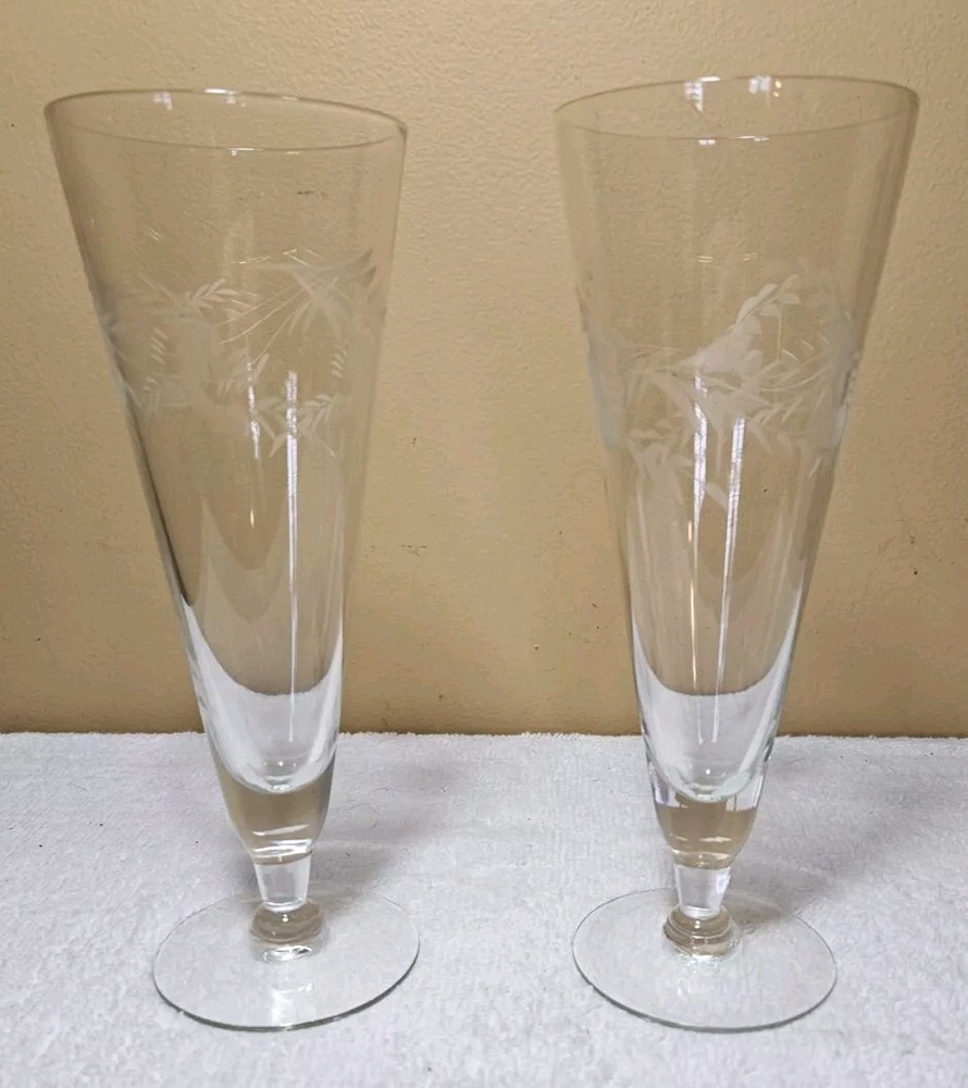 Vintage Pair Of Floral Leaf Etched Pilsner Glasses Fluted Stemware