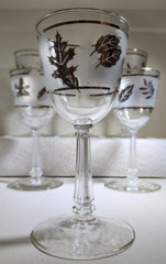 (6pc) Silver Foliage by Libbey 5oz Sherry Silver Leaf on Frosted Glass 5 3/4″