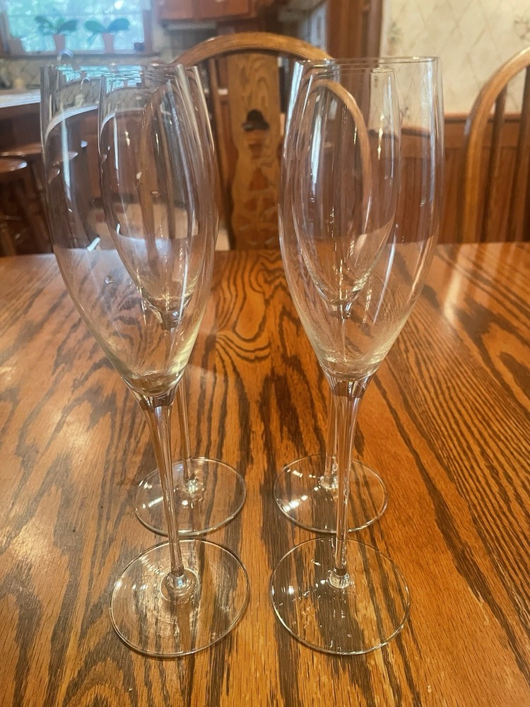 Clear Glass Fluted Classic Champagne Glasses Set Of 4 10 Inches Tall