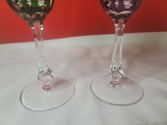 Set of 2 Crystal Green & Purple Cut 8-7/8″ CHAMPAGNE FLUTE GLASS Unmarked