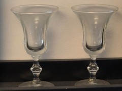 2 Cordial Stemmed glasses