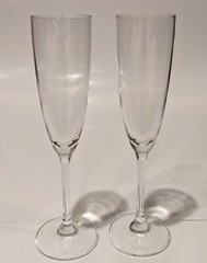 Longaberger Crystal Champagne Flutes, Collectors Club Germany 8 oz 9.5″T (2)