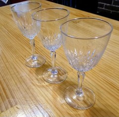 Set of 4 Crystal Cut Stemmed Wine Glasses Goblets 7.5″ Elegant Barware