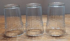 Vintage? set of (3) clear diamond/lattice pattern juice glasses