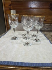 CircleWare Crystal Gold Rim Swirl Optic Set Of 5 Plus 1 Larger