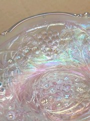Pretty White US Glass Carnival Glass Palm Beach Berry Bowl Gooseberry Interior