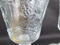 Vintage Tiara Exclusive Clear Glass Lord’s Last Supper Wine Goblets – Set of 2