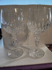 Set of 2 Crystal Fan/ Criss Cross Wine Glasses