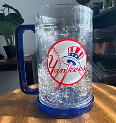 Duck House New York Yankees 60 oz Clear Plastic Beer Mug Stein Blue Handle