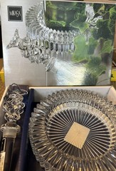 Mikasa Crystal Diamond Fire Wine Set: Bottle Holder & Wine Stopper New in Box