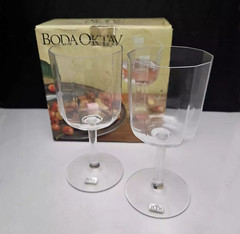 Kosta Boda Oktav Crystal Wine Glasses Bertil Vallien Sweden 6.25″ Set of 2 NIB
