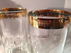 VINTAGE CLEAR GLASS TUMBLERS WITH GOLD LEAF TRIM – SET OF 3