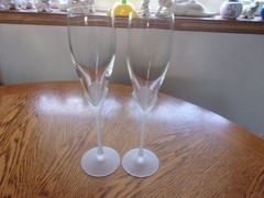 Toasting Flutes Frosted Petal Stem 9 7/8″ Crystal Mikasa Blown Glass – Set of 2